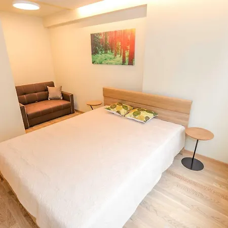 Miskas アパート パランガ