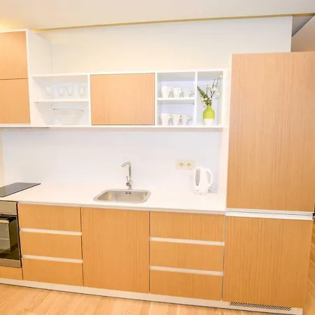 Miskas アパート パランガ